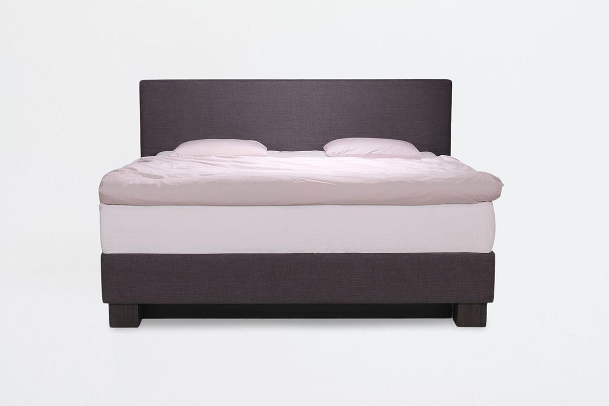 Olympus de face sur Boxbed : 12 cm de débord de chaque côté